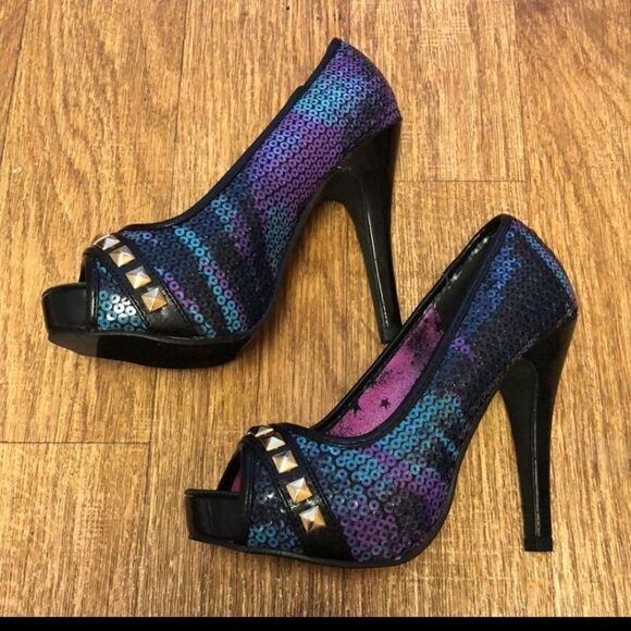 Iron Fist DebraCorn Platform Dolls Kill - Picture 5 of 12